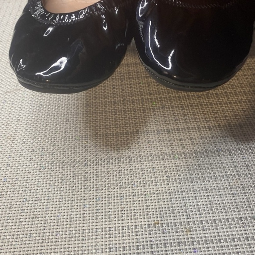 VINCE CAMUTO ELLEN BLACK PATENT LEATHER BALLET SHOES SIZE 38/ 8B - Picture 3 of 10